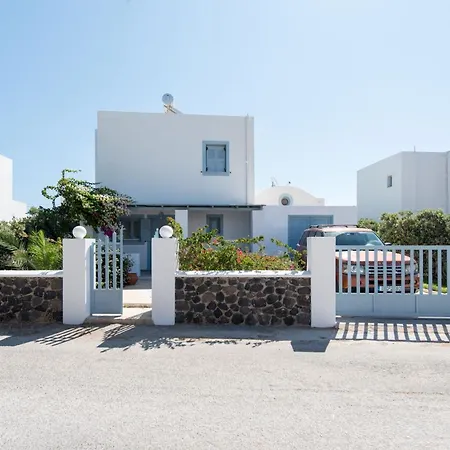 Villa Pool By The
